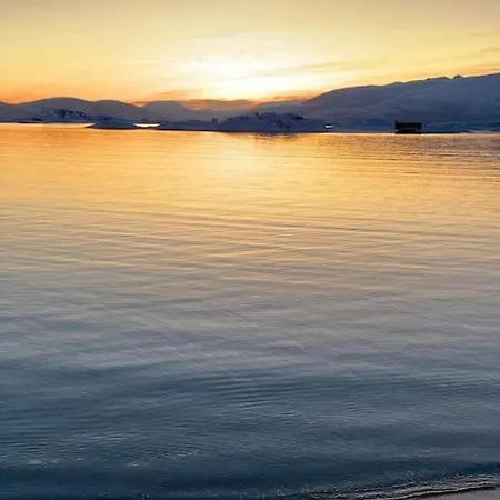 With Sauna In The Arctic Caribbean, *