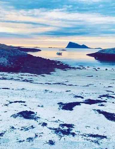Villa With Sauna In The Arctic Caribbean, *