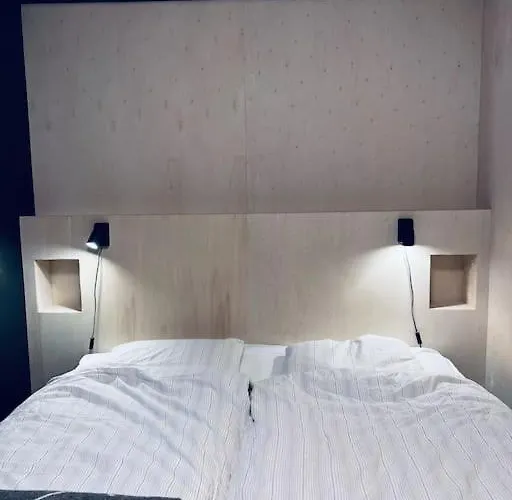 With Sauna In The Arctic Caribbean, Willa